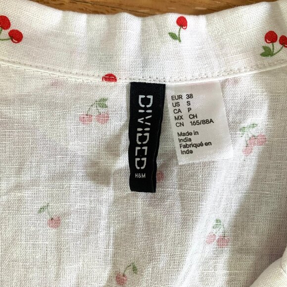 Linen Cherry Button Down - H&M Divided - size S - Picture 4 of 5